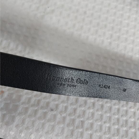 KENNETH COLE! LUXE BLACK GENUINE LEATHER, SILVER BUCKLE, CLASSIC BELT! - Picture 4 of 9